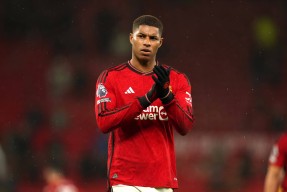 乐动体育入口-曼联训练开放日，国际比赛日止住颓势引欢呼，欧冠在即，心理建设被强调的简单介绍-乐动体育入口